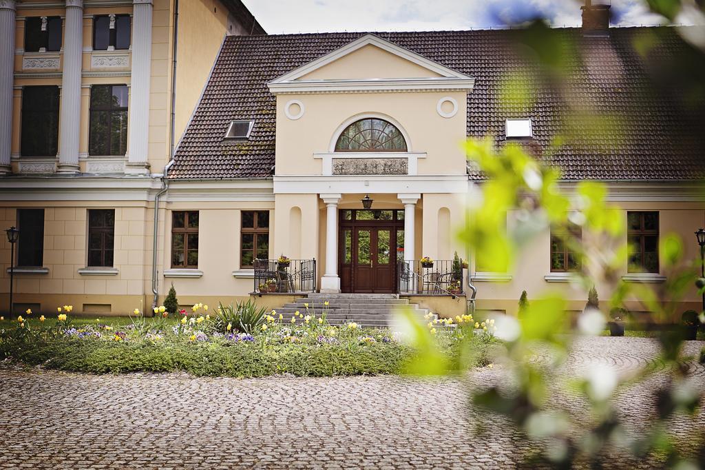 Palac Jablonowo Ujście Exterior foto